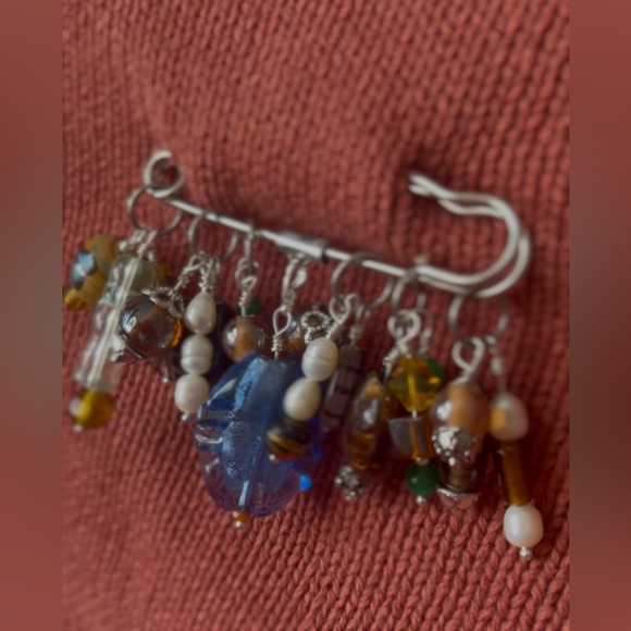 Beaded Pin - Picture 3 of 7